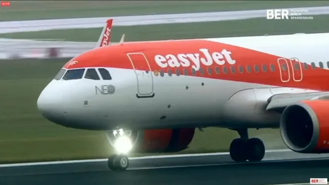 Easyjet embarca un menor sense identificar a Menorca, mentre els pares el cercaven per l’aeroport