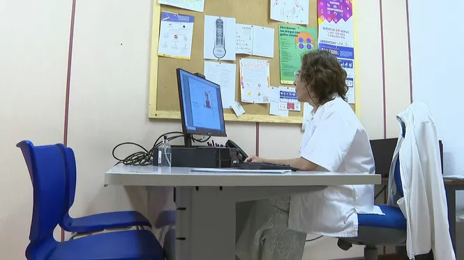 Comença el pla per atendre telemàticament pacients amb un diagnòstic de salut mental