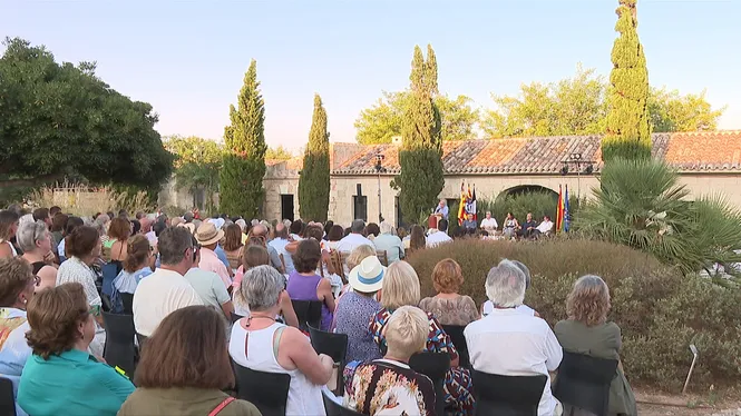 El turisme francès creix amb força a Menorca i obri un debat sobre el seu impacte a l’illa