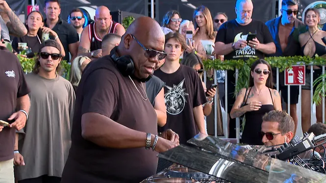 8.000 persones ballen al ritme marcat per Carl Cox