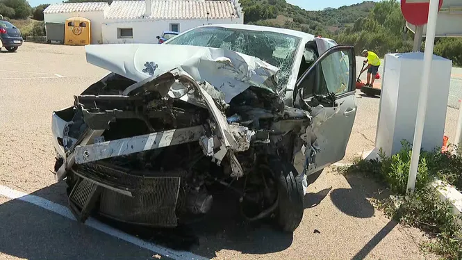Ingressa a l’UCI la dona de 77 anys ferida greu en un accident a la carretera general de Menorca