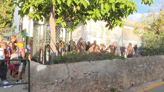 Comença l’escola a Son Sardina amb el mestre condemnat de baixa