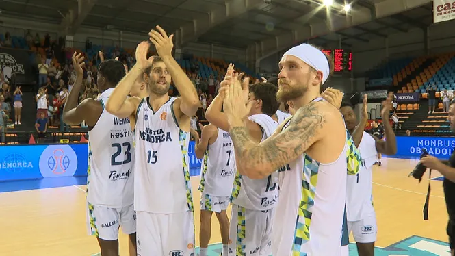 L’Hestia Menorca atropella l’Obradoiro i s’estrena amb una gran victòria (97-77)