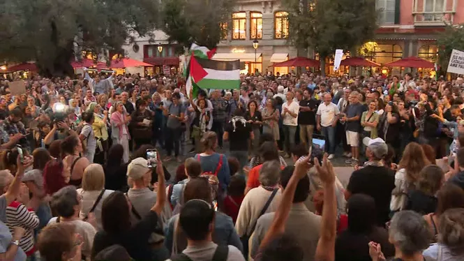 Unes 1.000 persones criden a Palma en contra de la detenció d’Israel als activistes de la Flotilla Global Sumud