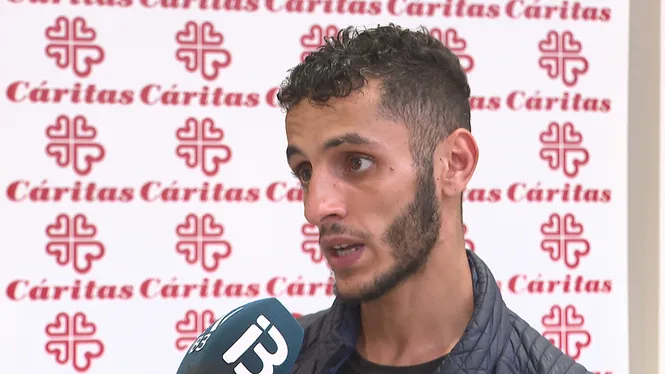 1.000 euros, fins tocar terra 15 hores després: “Tenc una tenda de campanya, però amb les pluges ho he perdut tot”