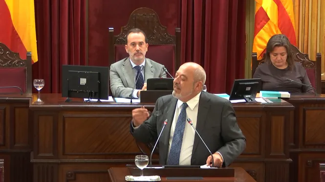 Vox acusa el PP de trair-los després de tombar-los la norma sobre el castellà a les aules