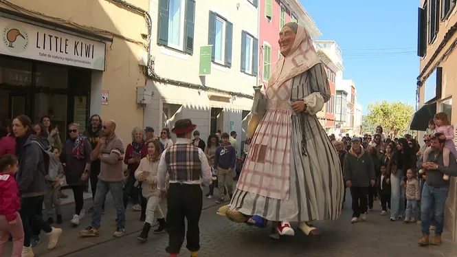 Primera sortida i primer peu tret de s’Àvia Corema de Maó