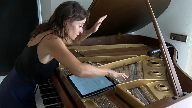 Neus Estarellas: “Ser pianista al segle XXI potser vol dir no tocar el piano”