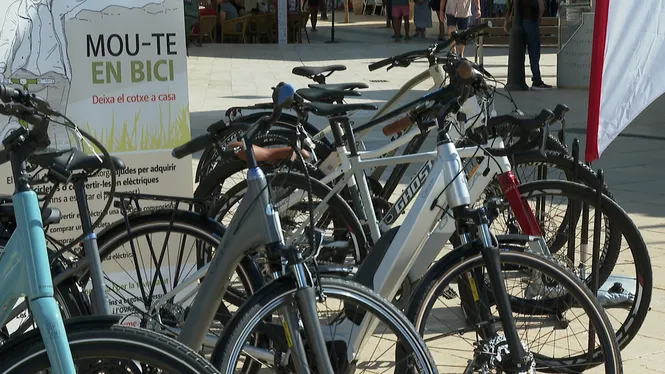 Formentera+celebra+la+Setmana+de+la+Mobilitat+amb+una+exhibici%C3%B3+de+bicicletes+convencionals+i+el%C3%A8ctriques+i+amb+ajuts+per+adquirir-les