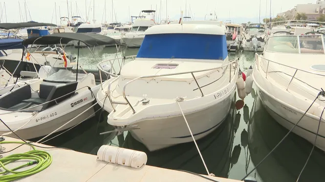 La barca que provocà les ferides mortals a una turista en aigües de l’Arenalet d’Albarca opera des del port de Can Picafort