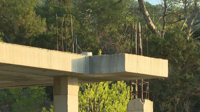 El Consell d’Eivissa acorda demolir un complex d’edificacions sense acabar a Cala Tarida