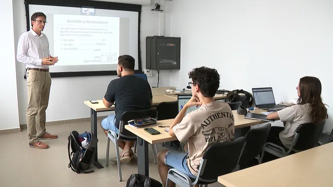 La UIB estrena Enginyeria Informàtica a Menorca: futurs experts en intel·ligència artificial i computació