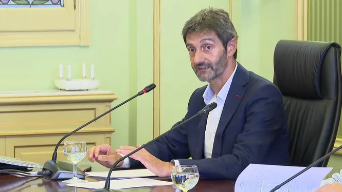 Milan defensa la continuïtat de l’Oficina Anticorrupció mentre PP i Vox en reclamen el tancament