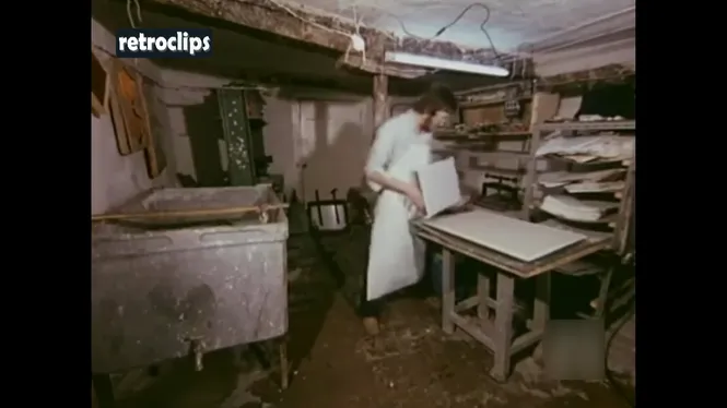 Segundo Santos: 45 anys dedicats a la fabricació artesana de paper en el seu taller de Conca