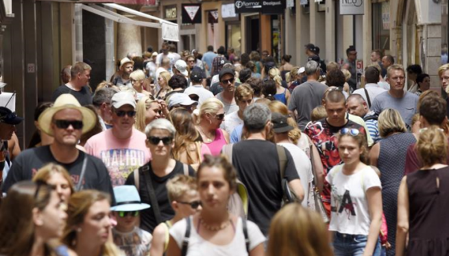 Els turistes estrangers gasten 8.117 milions a les Balears fins al juliol, un 12,6%25 més
