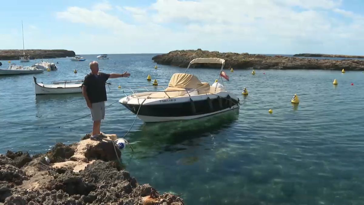 Una embarcació de xàrter atropella la barca d’un pescador local a Binissafúller