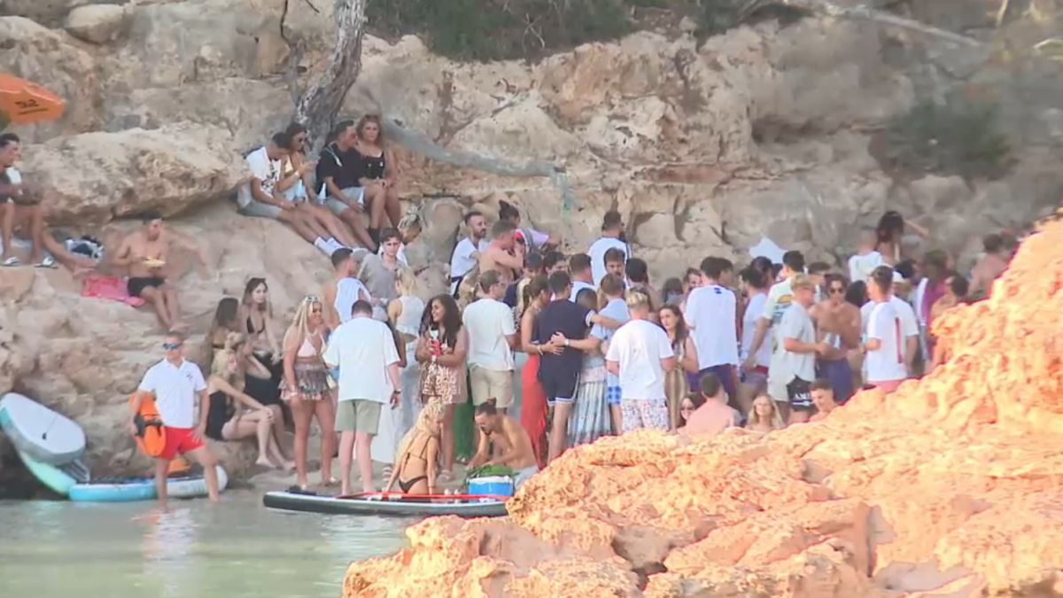 L’Ajuntament de Sant Antoni autoritzà la festa privada a Cala Gracioneta perquè és un acte benèfic