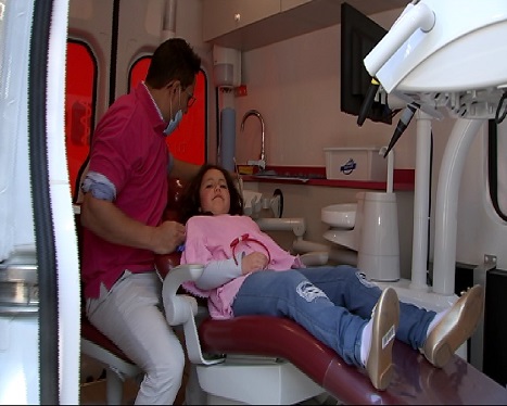 Els+dentistes+surten+al+carrer+per+celebrar+el+Dia+Mundial+de+la+Salut+Bucodental