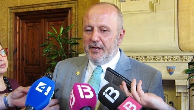 Sense Límits No Hi Ha Futur renuncia a entrevistar-se amb Ensenyat per la seva “nefasta política de carreteres”