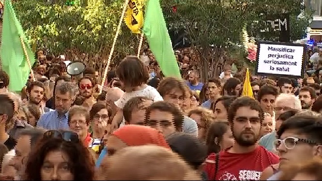 M%C3%A9s+de+3.000+persones+es+manifesten+a+Palma+contra+la+massificaci%C3%B3+tur%C3%ADstica