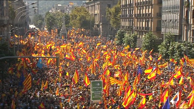 Un+mili%C3%B3+de+persones+segons+Societat+Civil+catalana+i+350.000+segons+la+Gu%C3%A0rdia+Urbana+han+participat+a+la+manifestaci%C3%B3+de+Barcelona