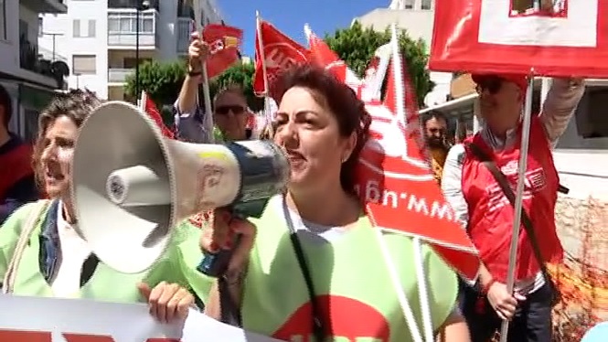 300+persones+es+manifesten+a+Eivissa+en+el+dia+del+treballador