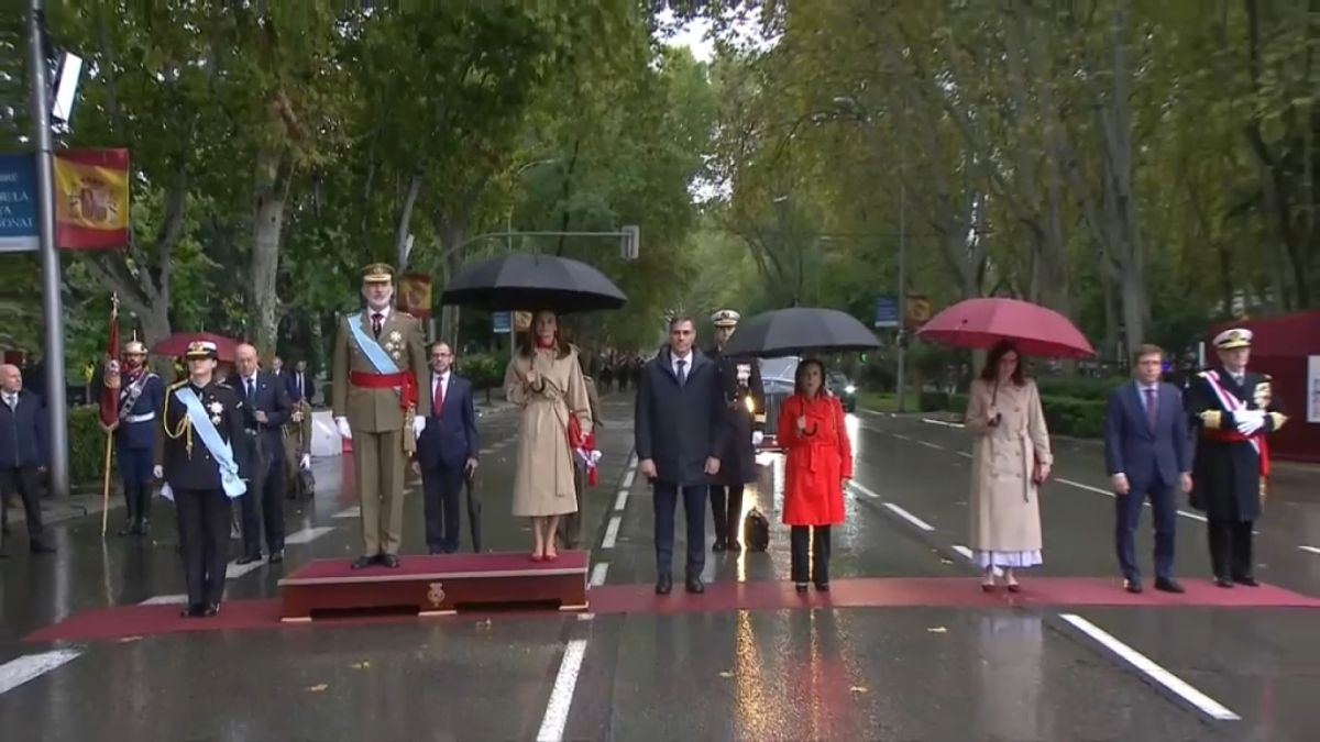 La pluja provoca la cancel·lació de les exhibicions aèries del Dia de la Hispanitat