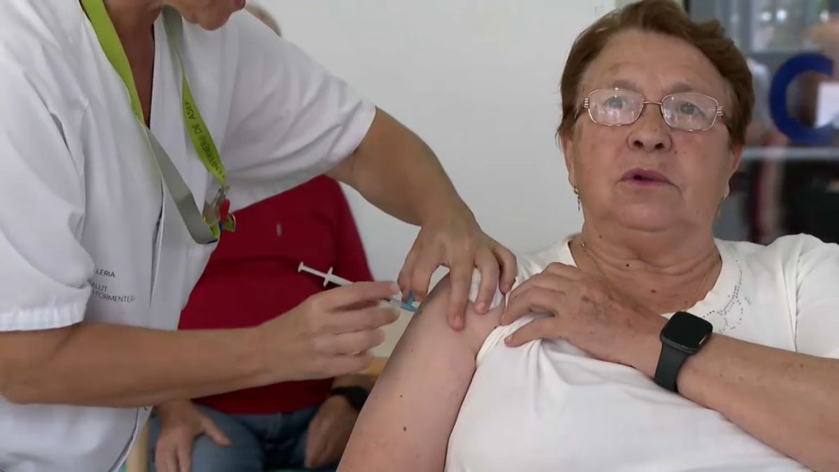 Comença la vaccinació contra la grip i la covid a les residències de gent gran