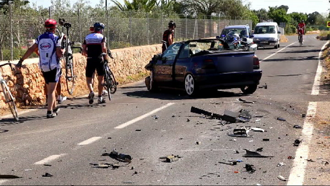 Dues+persones+ferides+en+un+accident+de+tr%C3%A0nsit+a+la+carretera+que+uneix+Algaida+i+Sant+Joan