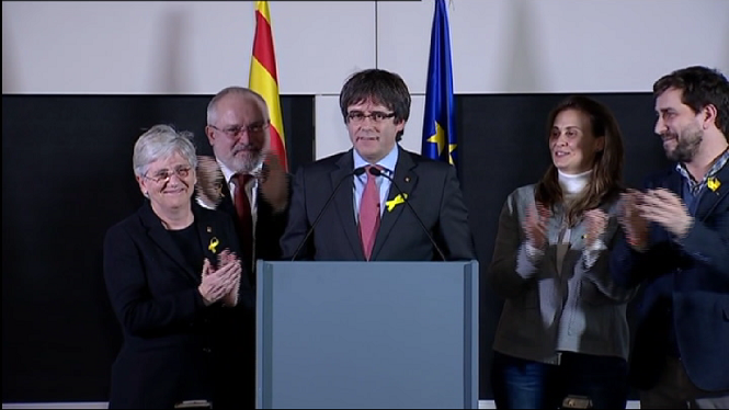 Puigdemont+afirma+en+uns+missatges+privats+que+el+proc%C3%A9s+%E2%80%9Cs%E2%80%99ha+acabat%E2%80%9D+i+que+els+seus+%E2%80%9Cl%E2%80%99han+sacrificat%E2%80%9D