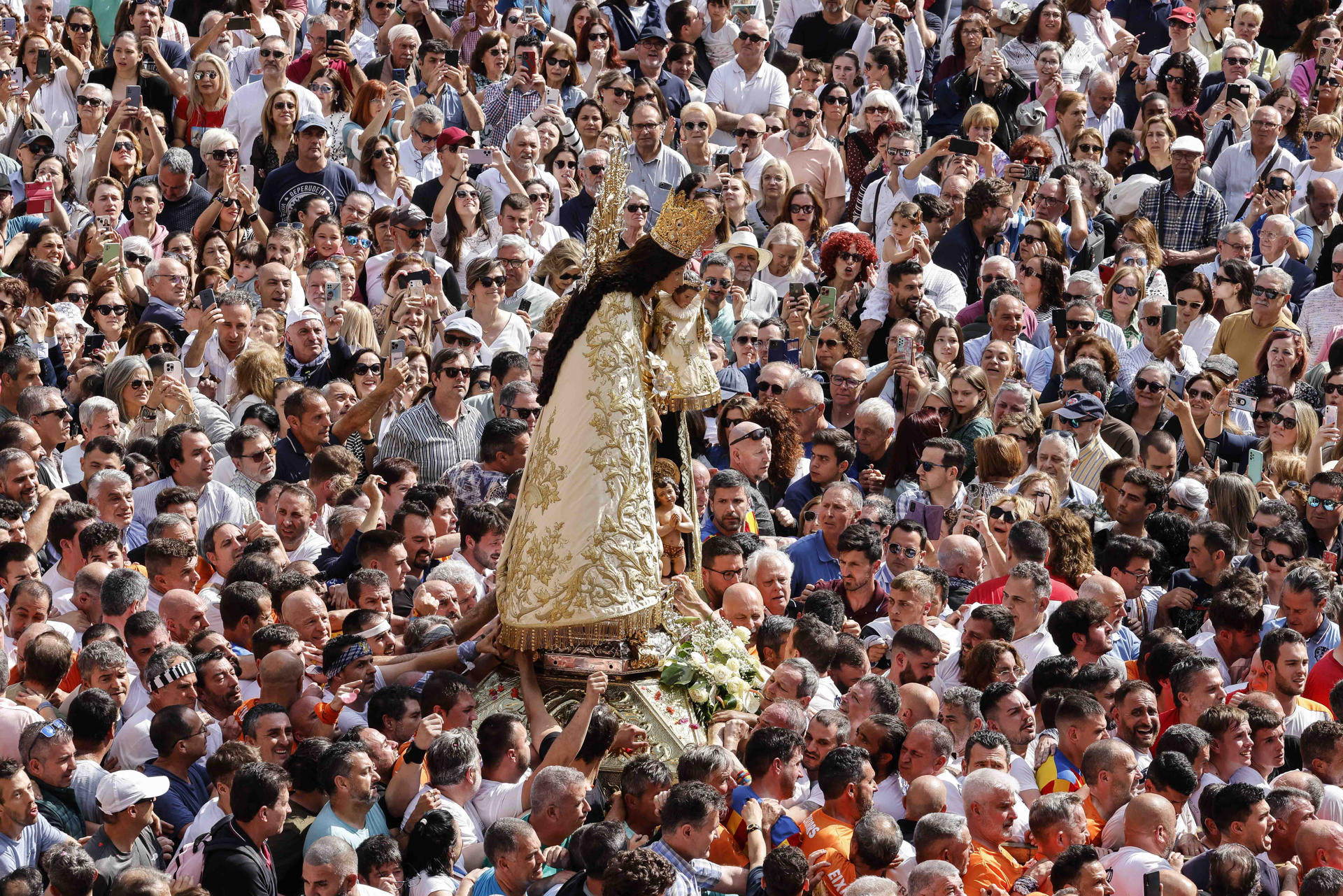 Festa de la Mare de Déu dels Desemparats a València. EFE/Ana Escobar